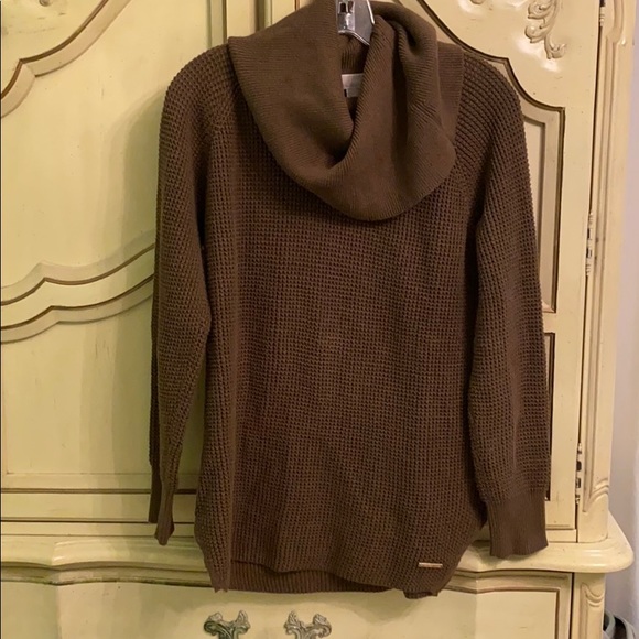 Micheal Kors turtle neck knitted sweater - Picture 2 of 5